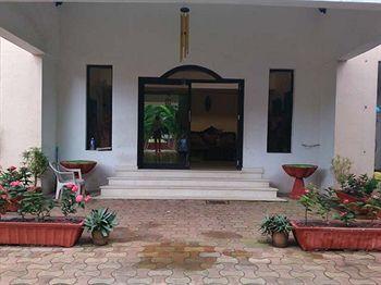 Retreat Anjuna Resort Exterior photo